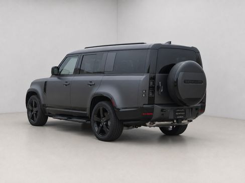 New 2026 Land Rover Defender 130 X-Dynamic SE AWD/4WD image 3