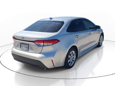 Used 2025 Toyota Corolla LE FWD image 6