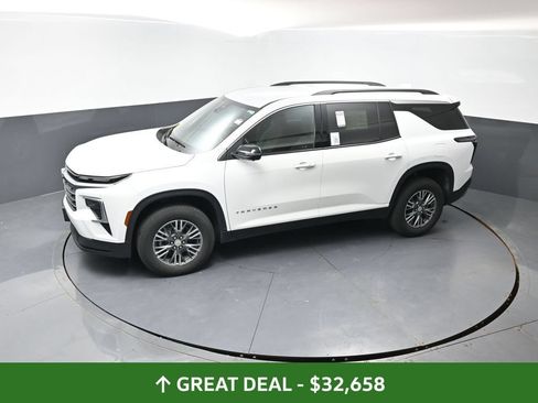 Used 2024 Chevrolet Traverse LT FWD image 48