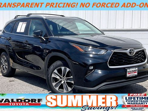 Used 2023 Toyota Highlander XLE AWD/4WD image 1