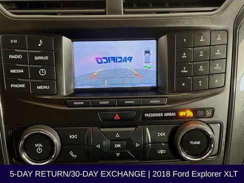 Used 2018 Ford Explorer XLT image 18