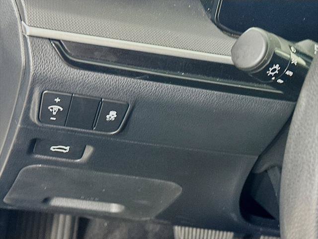 Used 2025 Kia K5 LXS FWD image 8