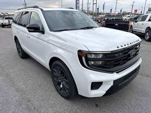 New 2025 Ford Expedition Platinum w/ Stealth Performance Package image 3