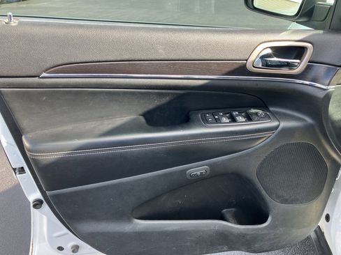 Used 2014 Jeep Grand Cherokee Limited image 14