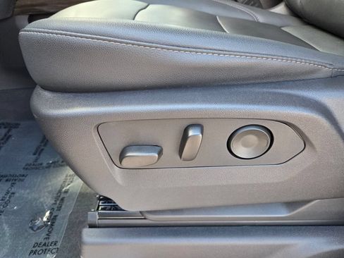 Used 2024 Chevrolet Silverado 1500 LT Trail Boss w/ Convenience Package II AWD/4WD image 6