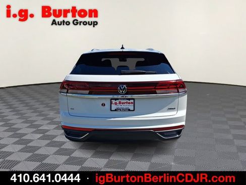 Used 2024 Volkswagen Atlas Cross Sport SE AWD/4WD image 5