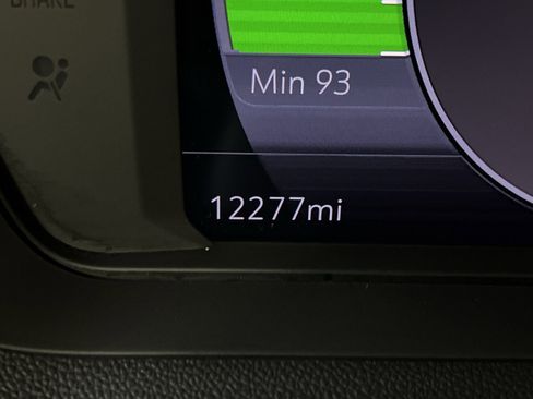 Used 2023 Chevrolet Bolt EUV LT w/ Convenience Package image 17