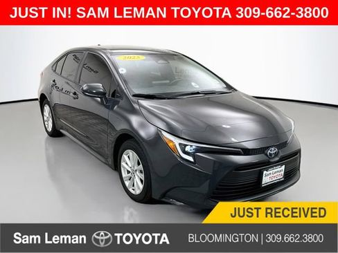 Used 2025 Toyota Corolla LE w/ LE Premium Package FWD image 1