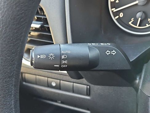 Used 2023 Nissan Rogue SV image 26