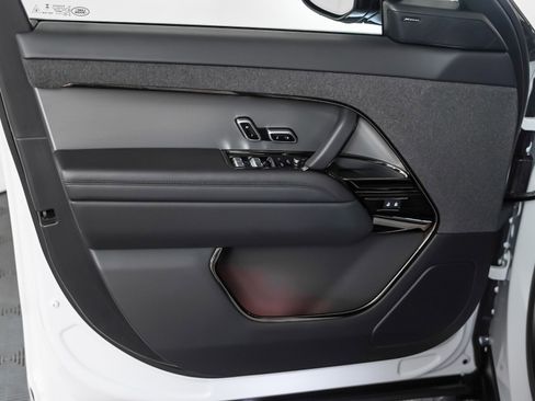 Used 2025 Land Rover Range Rover Sport Dynamic SE image 19