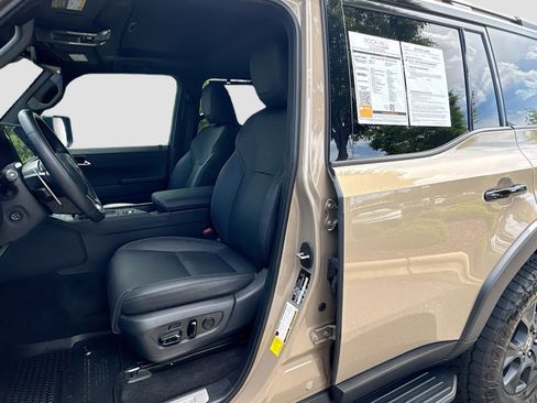 Used 2024 Lexus GX 550 AWD/4WD image 20