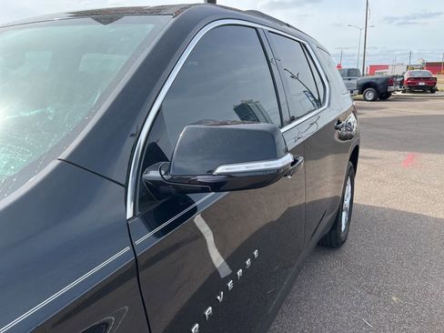 Used 2020 Chevrolet Traverse LT image 32