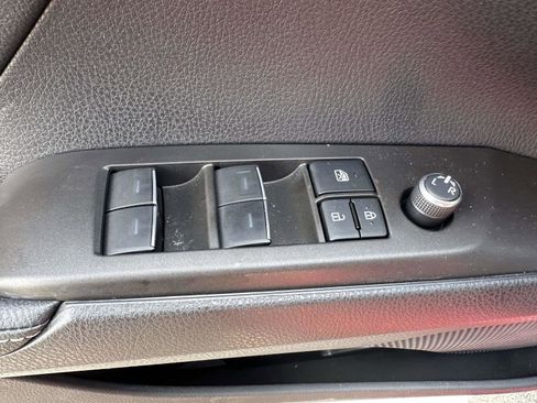 Certified 2022 Toyota Camry XSE w/ Navigation Upgrade Package image 19