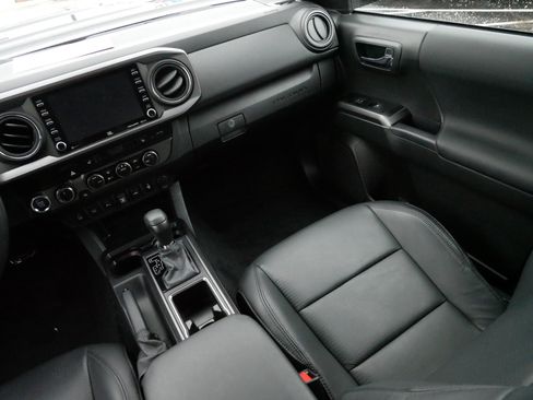 Used 2023 Toyota Tacoma TRD Sport image 11