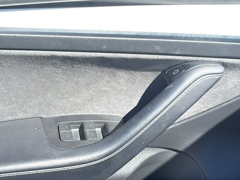 Used 2022 Tesla Model 3 Performance image 13