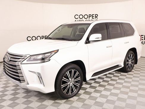 Used 2018 Lexus LX 570 4WD w/ Luxury Package image 11
