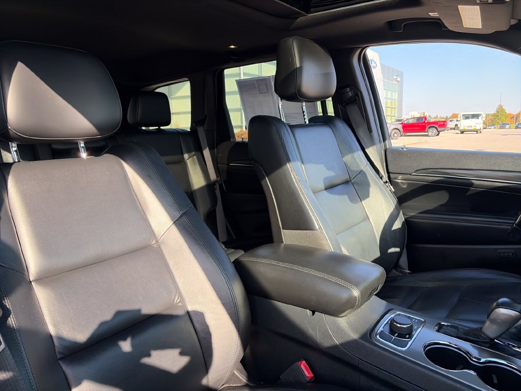 Used 2020 Jeep Grand Cherokee Limited AWD/4WD image 12