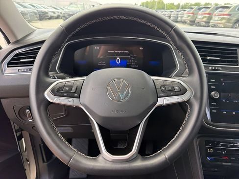 Certified 2023 Volkswagen Tiguan SE FWD image 11
