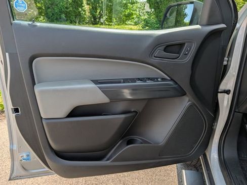 Used 2017 Chevrolet Colorado W/T w/ WT Convenience Package AWD/4WD image 29