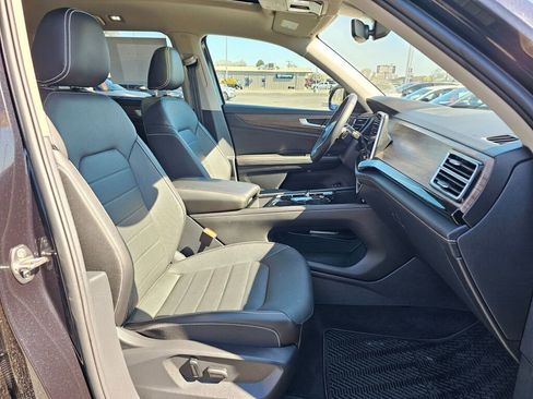 Certified 2025 Volkswagen Atlas SEL image 14