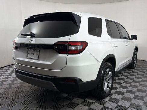 Used 2025 Honda Pilot EX-L image 6