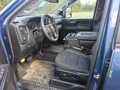 Used 2024 Chevrolet Silverado 2500 Custom w/ Custom Value Package image 5