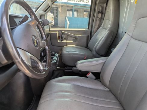 Used 2018 Chevrolet Express 2500 w/ Driver Convenience Package image 18