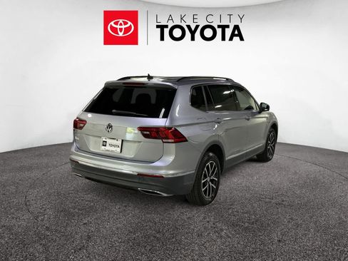 Used 2021 Volkswagen Tiguan SE image 9