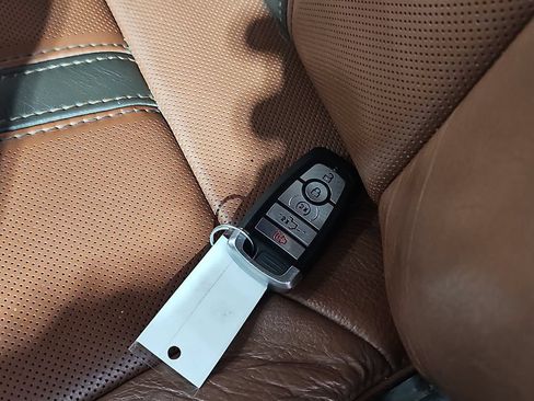Used 2019 Ford F250 King Ranch w/ Snow Plow/Camper Package AWD/4WD image 40