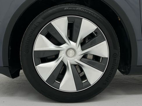 Used 2023 Tesla Model Y Long Range image 9