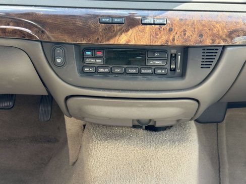 Used 2010 Mercury Grand Marquis LS RWD image 25