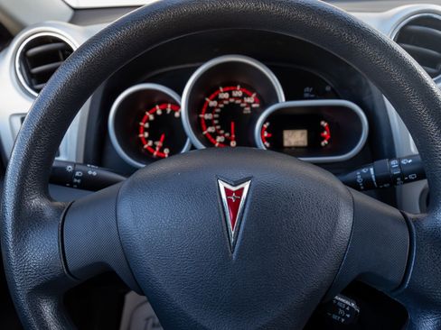 Used 2010 Pontiac Vibe w/ Preferred Package image 19