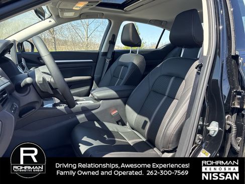 New 2026 Nissan Altima 2.5 SR w/ SR Midnight Edition Package image 12