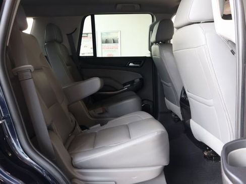 Used 2020 Chevrolet Tahoe LT w/ Luxury Package RWD image 24