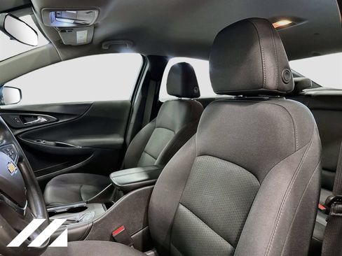 Used 2017 Chevrolet Malibu LT FWD image 21