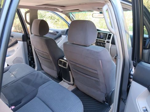 Used 2005 Toyota 4Runner Sport AWD/4WD image 25