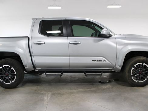 Used 2024 Toyota Tacoma TRD Sport RWD image 12