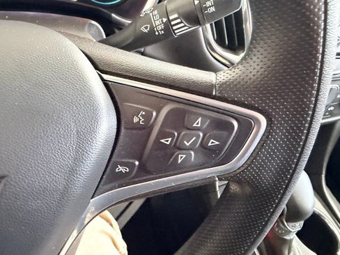 Used 2023 Chevrolet Equinox LT AWD/4WD image 19