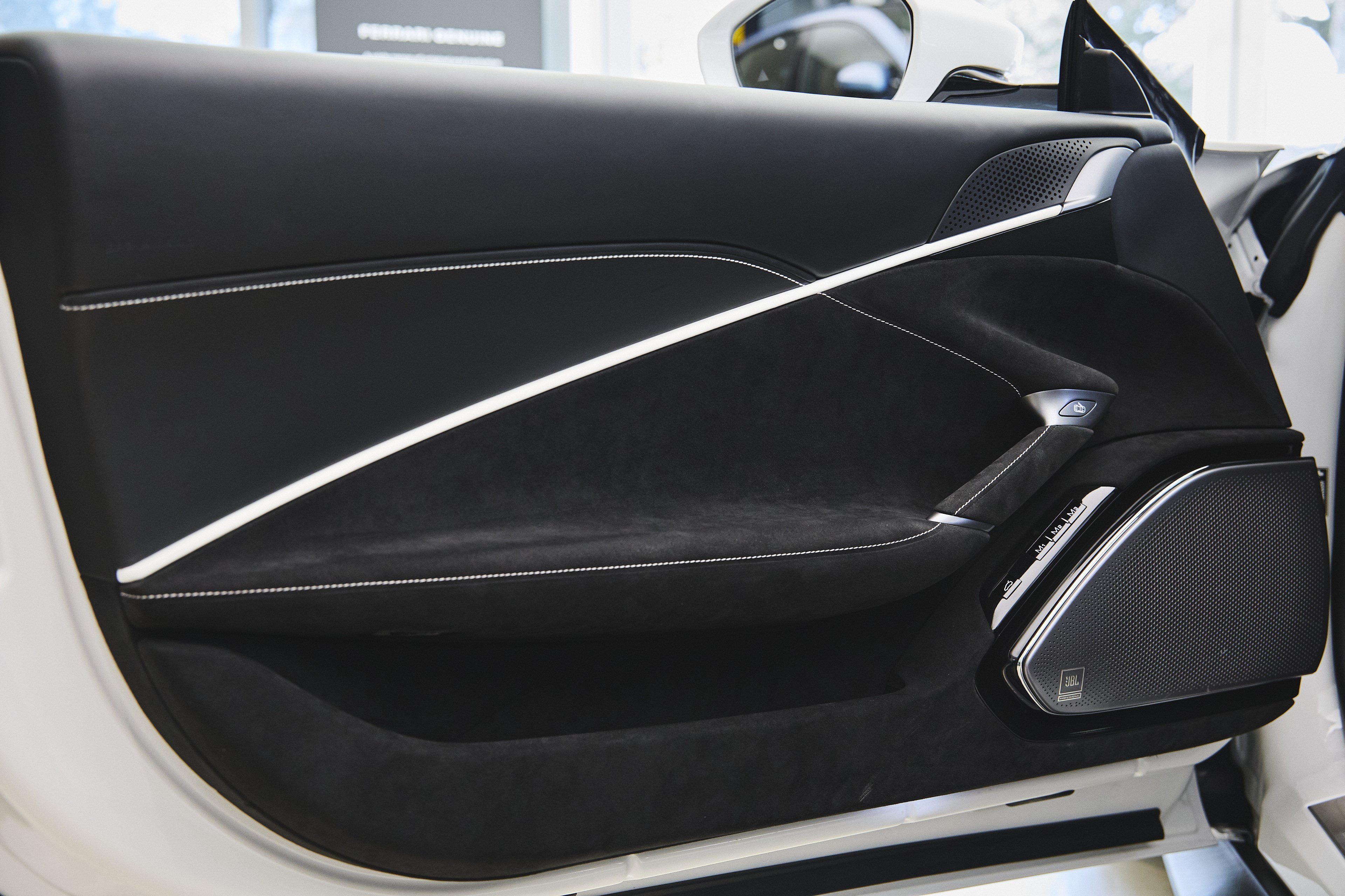 Used 2024 Ferrari Roma Spider RWD image 30