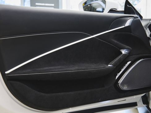 Used 2024 Ferrari Roma Spider image 30