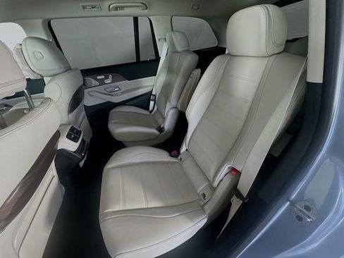 New 2026 Mercedes-Benz GLS 450 4MATIC image 25