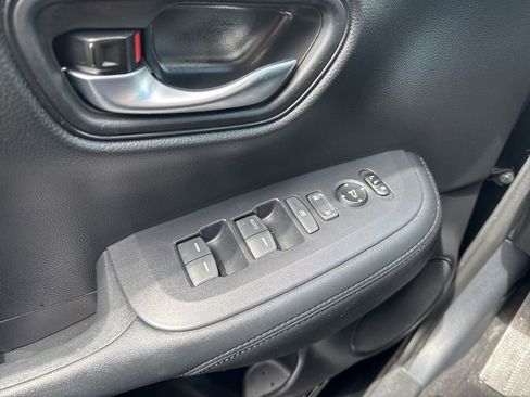 Certified 2024 Honda HR-V LX image 24