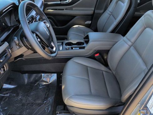 Used 2025 Lincoln Corsair FWD image 17