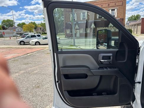 Used 2019 Chevrolet Silverado 2500 W/T w/ WT Convenience Package AWD/4WD image 9