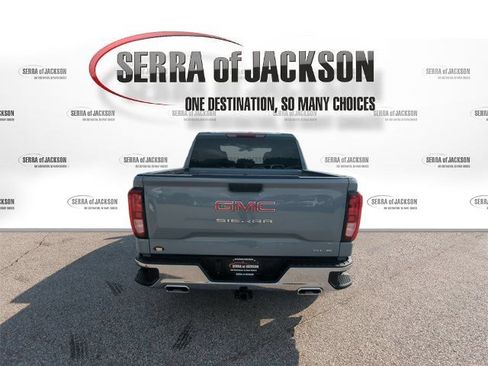 Used 2025 GMC Sierra 1500 SLE w/ X31 Off-Road Package AWD/4WD image 8