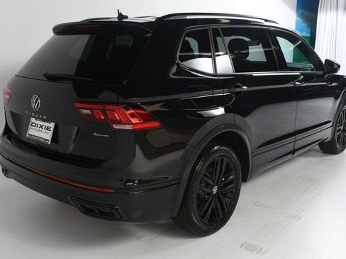 Used 2022 Volkswagen Tiguan SE R-Line image 8