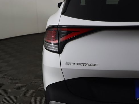 Used 2024 Kia Sportage EX image 15