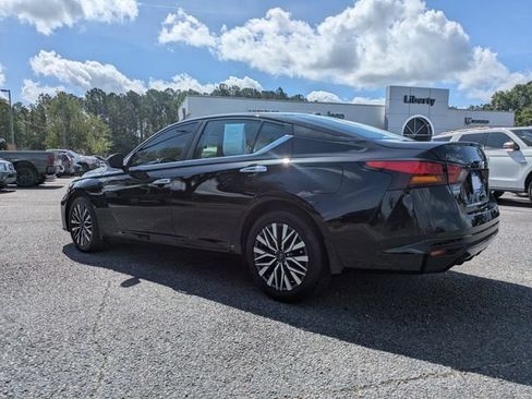 Used 2023 Nissan Altima 2.5 SV FWD image 6