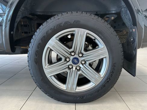 Used 2019 Ford F150 XLT w/ Equipment Group 302A Luxury AWD/4WD image 8