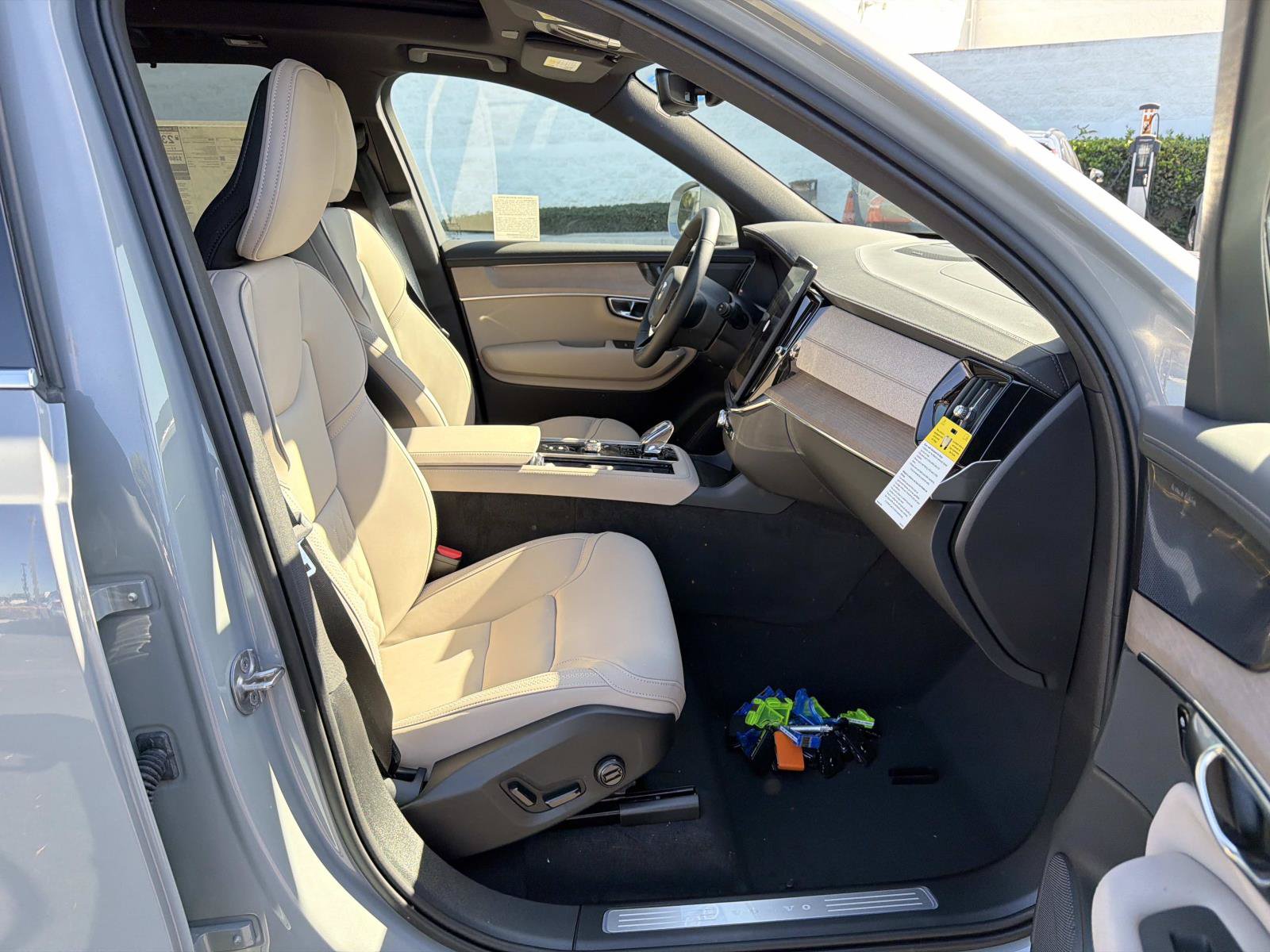 New 2027 Volvo XC90 B6 Plus AWD/4WD image 21